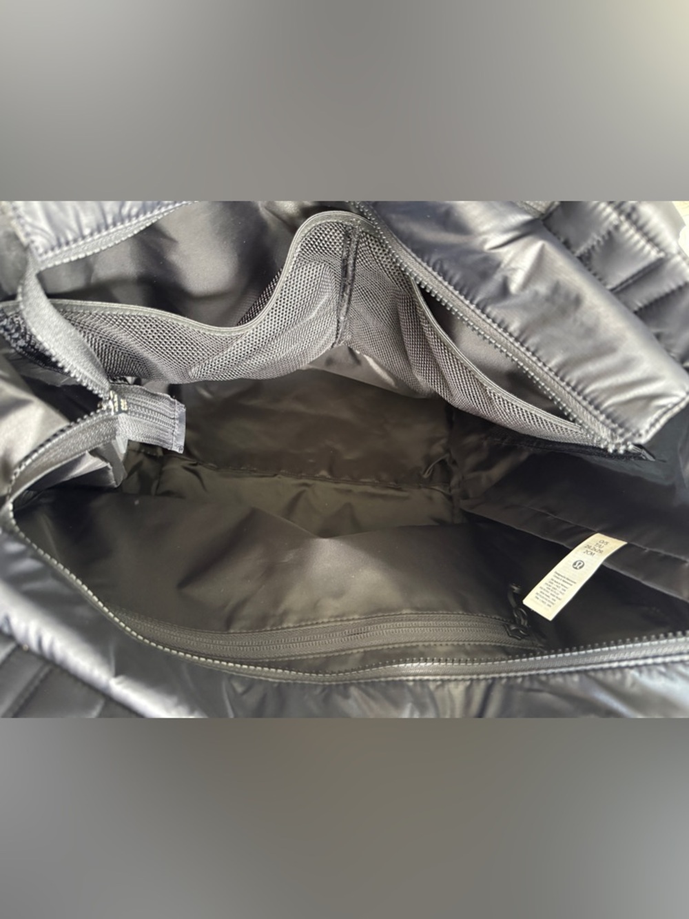 New LULULEMON Quilted Grid Tote Bag 26L, Black - Picture 7 of 8